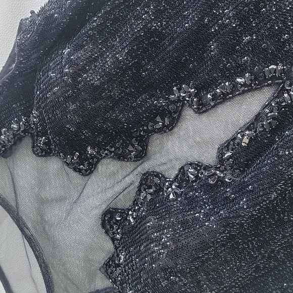 Basic black label dress size 0 - Picture 4 of 7